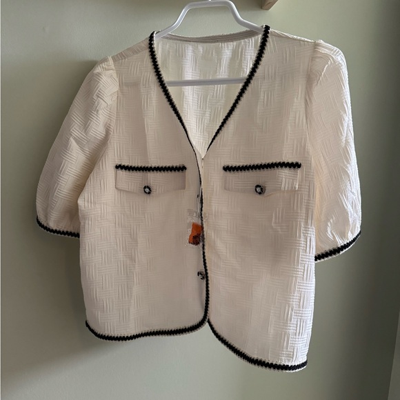 Cropped button top - Picture 1 of 5